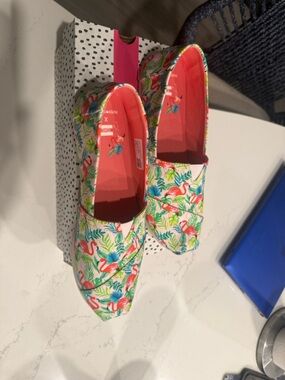 Toms Floral Flamingo Slip-On Flats in Coral Pink & Green